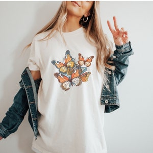 Comfort Colors Butterfly Shirt, Butterfly Graphic, Women t-shirt, Butterfly Shirt Gift For Biologist, Gift for mom, Monarch Butterfly Shirt
