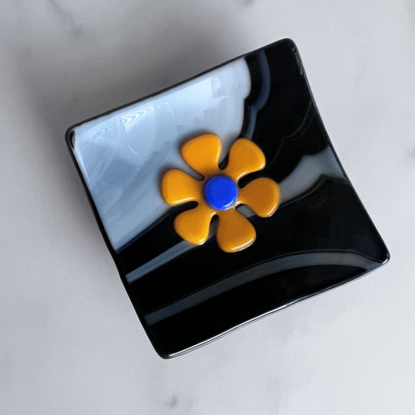 Black & White Flower Jewelry Dish | Gift for Mom | Fused Glass Dish | Colorful Home Decor | Gift for Her | Housewarming Gift | Unique Decor