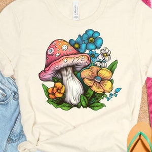 Cottagecore Retro Mushroom Shirt, Cottage Core Tee, Mushroom T-shirt, Cute Mushroom Shirt, Groovy T-shirt, Vintage Mushroom, Botanical Shirt