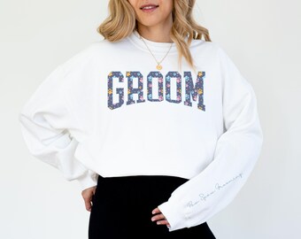 Personalized Dog Groomer Sweatshirt, Dog Groomer Sweatshirt, Pet Grooming Crewneck, Dog Coiffeur Gift, Gift For Dog Groomer, Dog Lover Gift