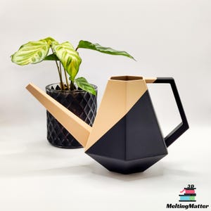 Designer Gießkanne aus Biokunststoff "Poly" 0,5L und 1,0L | 3D-gedruckt | schwarz beige grün blau