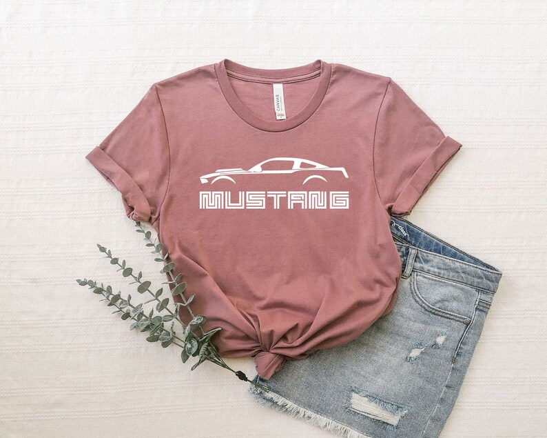 T-shirt Graphique Mustang Fan Art 100% Coton - Unisexe, Design Voiture, Marque Ohyphens Deign, Neuf Avec étiquettes