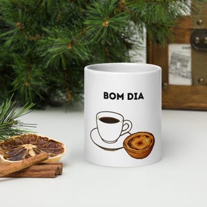 Glossy Ceramic Coffee Mug with Portuguese bom dia Design, Coffee Cup, Kitchenware, Gift for Home & Office, mom and dad