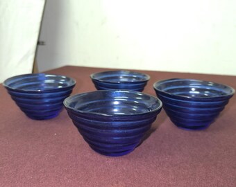 4 seltene kobaltblaue Schalen