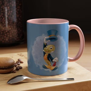 Kubek w stylu akwareli Jiminy Cricket, uroczy kubek z postacią z kreskówki na herbatę, wyjątkowy prezent dla fanów Jiminy'ego, kolekcjonerski porcelanowy kubek do kawy