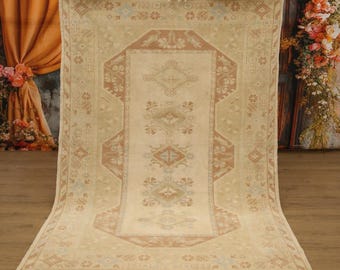 色あせた使い古しのラグ、農家風の古びたラグ、手織りのエリアラグ