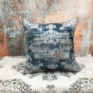 Home decor pillow, Aesthetic pillow, Damask pillow, Oriental pillow, Retro pillow cover, Floor pillow, Throw pillow, Couch pillow, DCP 4680