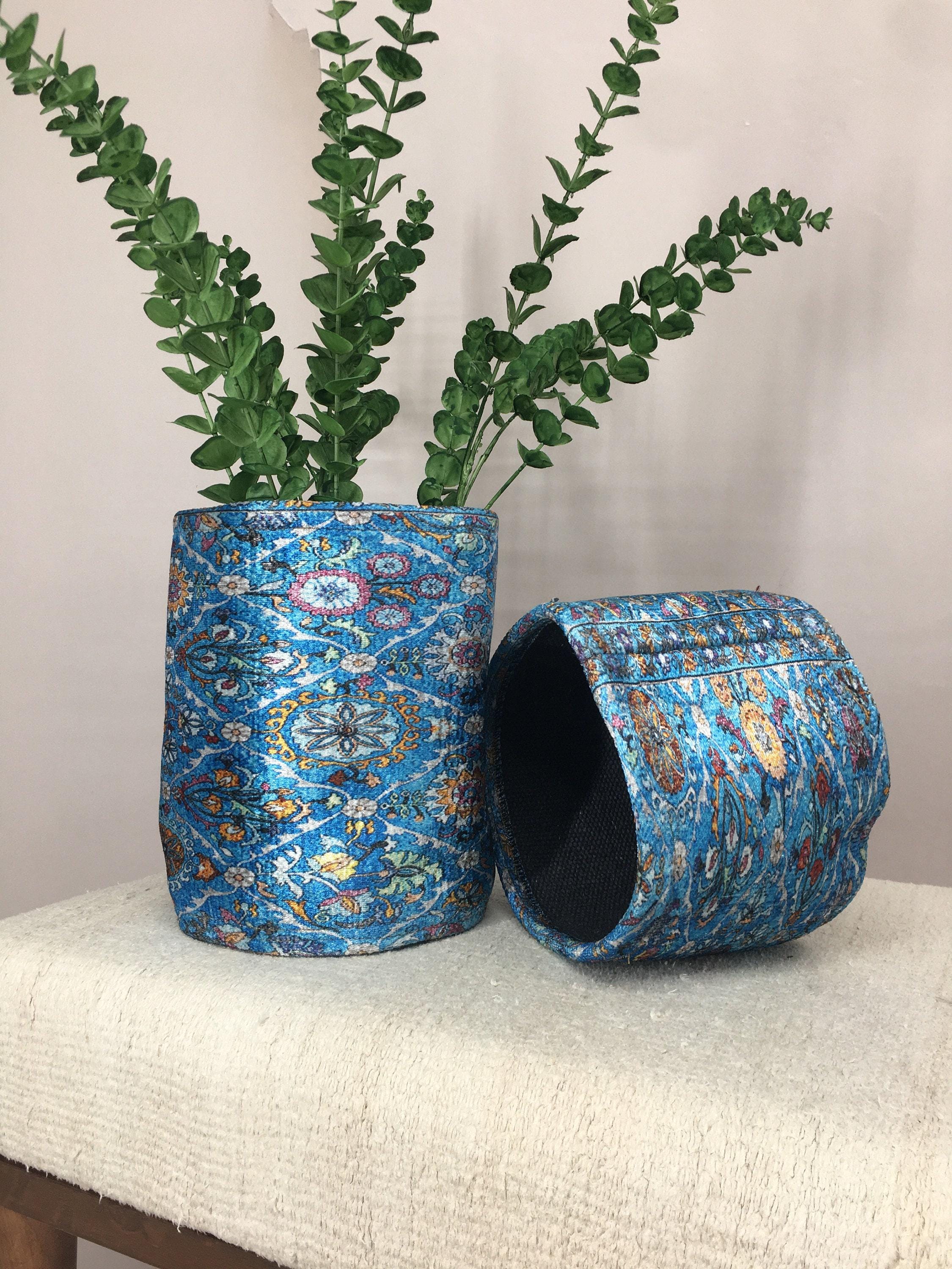 鮮やかなブルーの花柄ファブリックバスケット｜ボヘミアン風おもちゃ