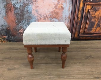Lage vierkante poef 45 cm | Moderne bijzettafel met zitje voor de woonkamer | Vintage Kilim-blad