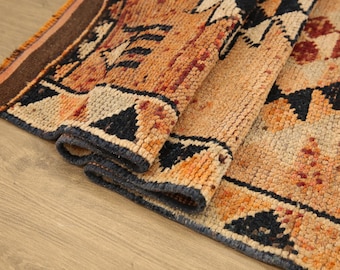 ヴィンテージ ウーシャク ラグ、イラスト入りラグ、レトロ ラグ、玄関