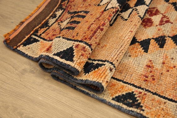 ヴィンテージ ウーシャク ラグ、イラスト入りラグ、レトロ ラグ、玄関