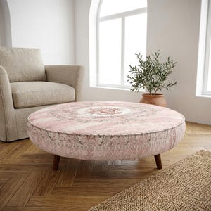 Mesa otomana redonda rosa / Gran centro de mesa tapizado de estilo shabby chic