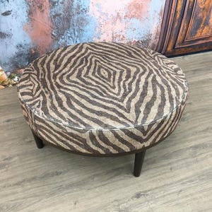 Modern mid table, Round floor table, Ottoman coffee table, Brown zebra bench, Handmade furniture, Stylish saloon decor, Chic table, DCY 765