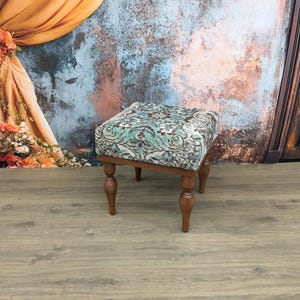 Footstool bench, Vintage rug bench, Saddle stool, Vanity table stool, Stool for entry, Mudroom stool, Make up bench, Dorm stool, DCB45x45 22