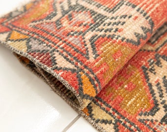 primitive rug, stair treads rug, handmade oushak rug, bathroom rug, sink rug, step rug, turkish wool rug, 1.6x3.1 ft, vintage rug, DC 4086