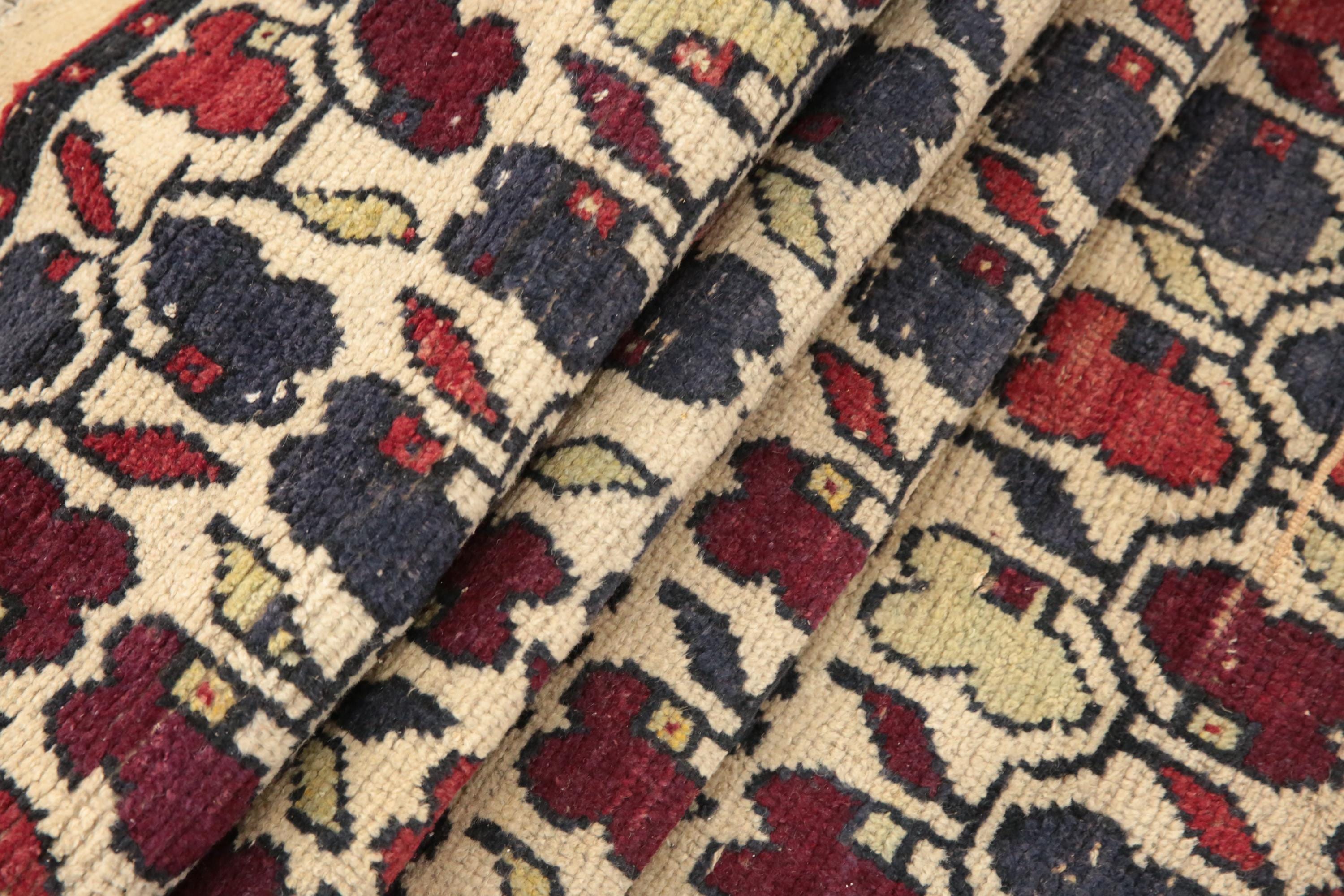 階段用ラグ、花柄ラグ、トライバルラグ、ミッドセンチュリーラグ