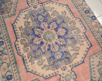 トルコラグ　花柄 トルコヴィンテージラグ 200×114フラワー 均等柄 ルビーレッド モカ