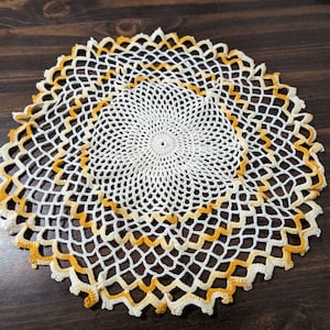 Tapete de ganchillo hecho a mano de 13&quot;