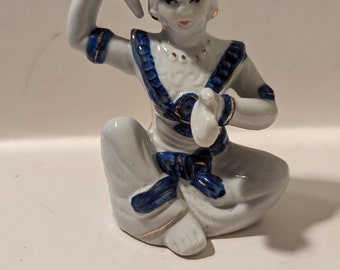 Statuetta del Buddha tibetano del tempio in ceramica