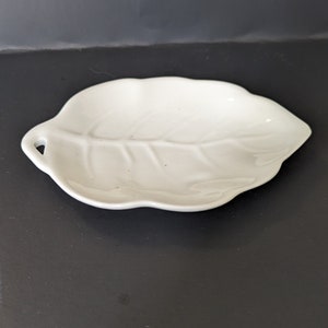 Vintage Lillian Vernon 87 Leaf Dish