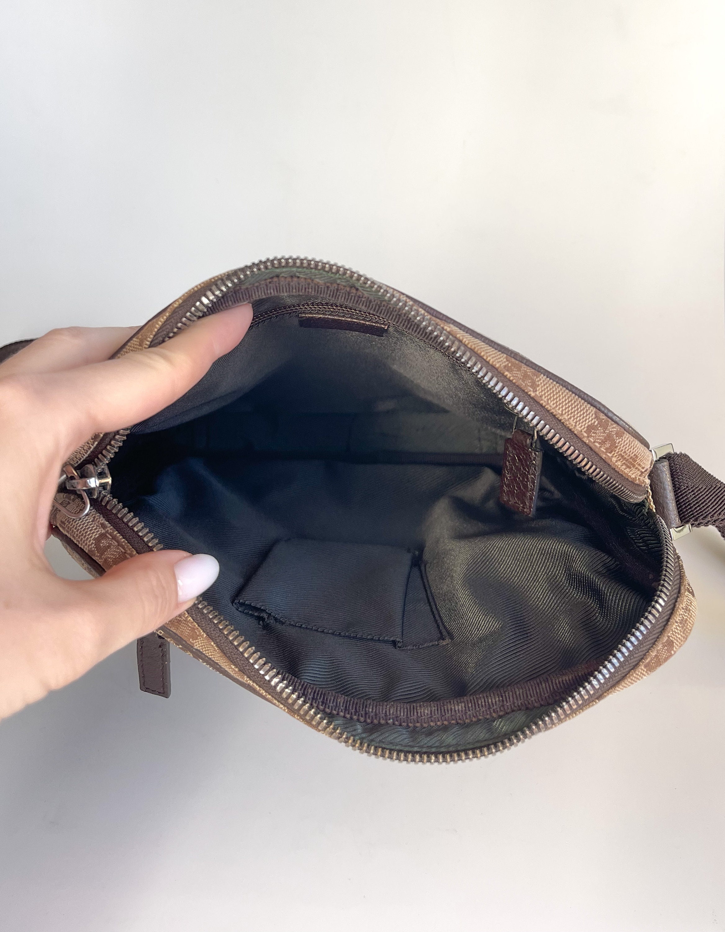 Vintage Gucci GG Monogram Bag Canvas Shoulder Bag Brown Vintage Gucci GG Monogram Bag Canvas Shoulder Bag Brown