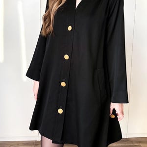 美品　YSL イヴサンローラン　コート　1ボタン　黒　ブラック　ウール ヴィンテージ イヴ・サンローランのウールコート：YSLロゴボタン付き