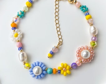 Laura Bracelet, Colorful beaded spring bracelet for women, flower bracelet, daisy bracelet, dainty bracelet, gift for mom, Mother’s Day gift