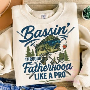 Bassin Dad Pro PNG, Papá Pescador Png, Papá Png, Pez Lubina Divertido, Pez Pescador PNG, Vida en el Lago Png, Archivo Pez Lubina Png, Día del Padre Png