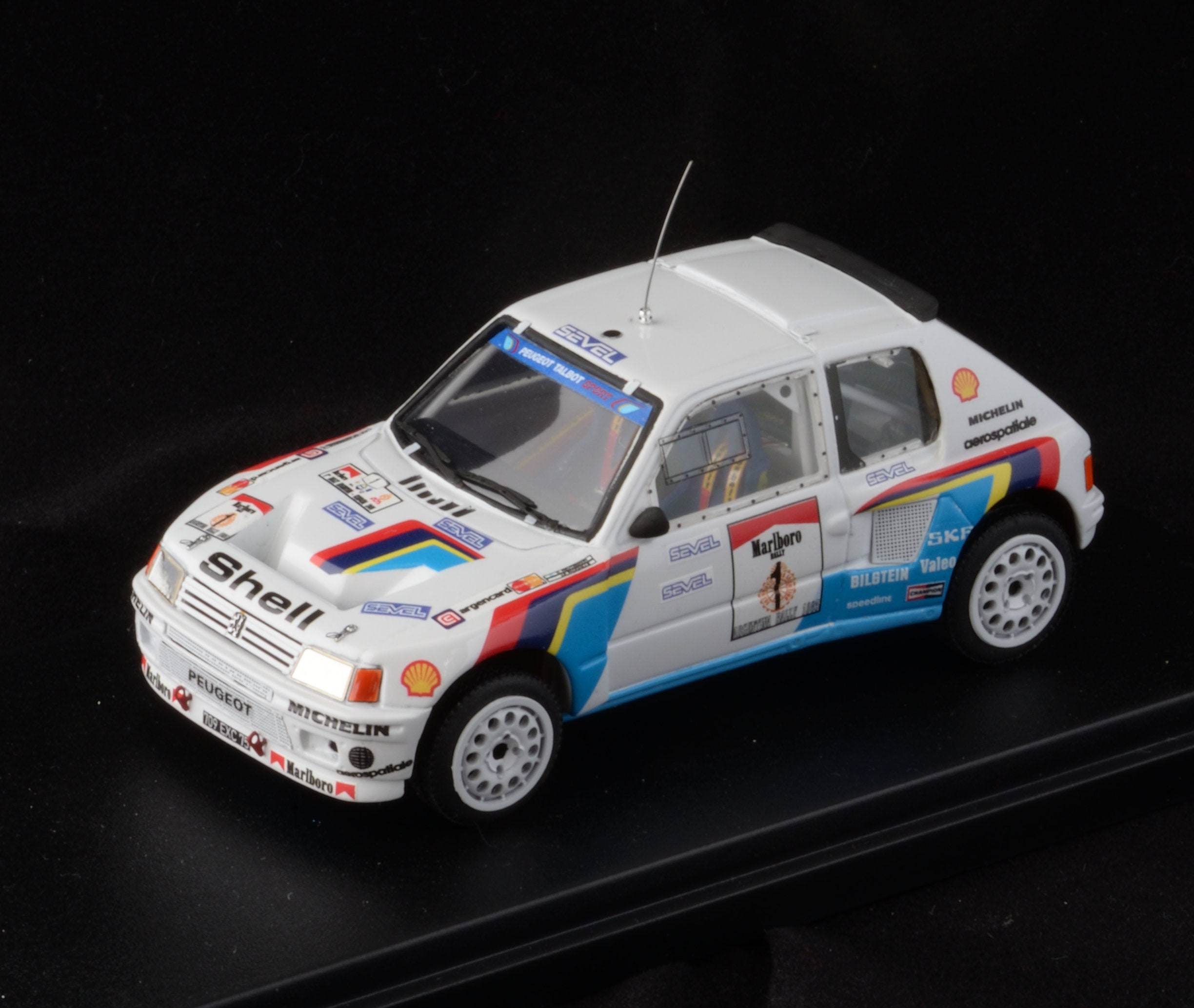 Die cast 1/43 Modellino Auto Peugeot 402 B Legere Corps d'Artillerie 1940 - Dak Mantova sas
