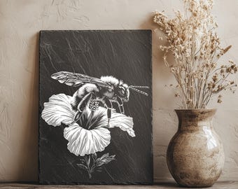 Archivo de grabado láser de abeja, PNG de pizarra cortada a láser, diseño de tabla de charcutería cortada a láser, posavasos de pizarra, proyecto CNC, impresión descargable instantánea