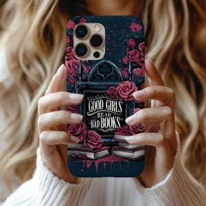 Fodral med bra tjejer läser dåliga böcker, kompatibelt med iPhone | Dark Romantasy Gothic Reader Design