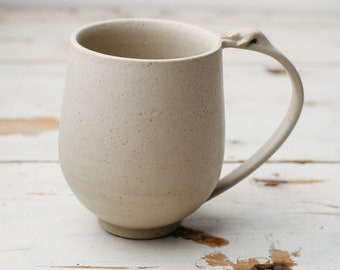 Tasse/mug main artisanale en grès chamotte, céramique