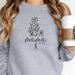 Custom Floral Mother&#39;s Day Gift Shirt, Flowers, Gift for Twin Mom, Cool Mom, Pregnancy Announcement Sweatshirt, New Mom Gift, Nurse Gift