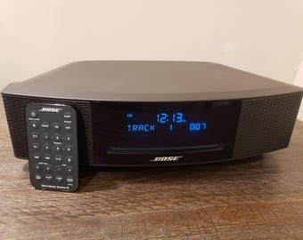 Classic Bose Wave Radio Cd With Remote FM / AM, AUX