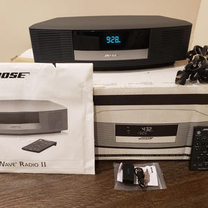 Bose Wave radio II w/bluetooth receiver, NO CD version. with Bose remote, original box, manual and power cord.