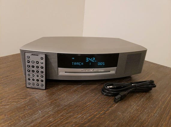 Bose Wave Music System AWRCC1 AM FM Radio/ CD With Remote Titanium