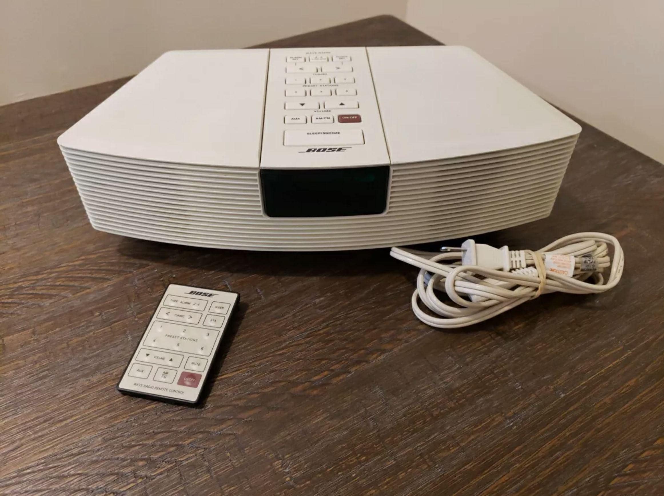 Bose Wave Radio AM/FM Alarm Clock White/beige Model AWR1-1W With