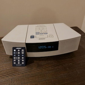 Bose Wave Radio/CD Player AWRC1P & Remote Control White/Tan