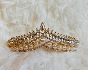 Elegant Tiara or crown with rhinestones