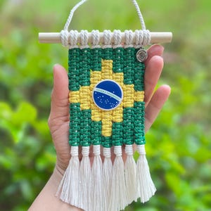 Brazilië vlag mini macramé auto spiegel bedel kleine muur opknoping decor Hispanic trots handgemaakte Boho katoen kunst cadeau klaslokaal decor