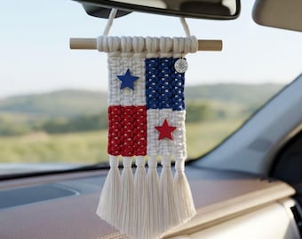 Panamese vlag als decoratie voor de achteruitkijkspiegel, handgemaakte macramé autohanger, Panamees cadeauaccessoire, trots decoratie voor een Spaanstalige vriend(in)