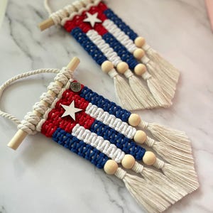 Cuba Flag Car Charm Mini Macrame Wall Hanging Decor Rearview Mirror Accessory Hispanic Heritage Pride Boho Cultural Gift for Cubans
