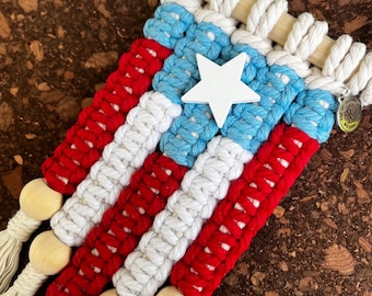 Puerto Ricaanse muurdecoratie, mini handgemaakte vlag, souvenircadeau voor reizigers, diaspora, patriottische minimalistische decoratie voor familie ver van huis.
