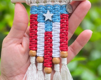 Puerto Rico miniatuur lichtblauwe vlag handgemaakte macramé kleine decoratie voor kleine ruimtes of voertuigbedel