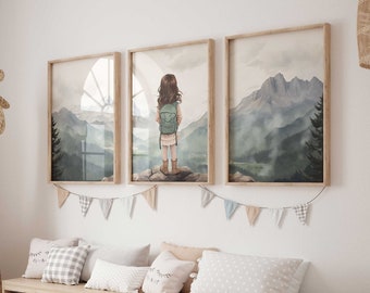 Op de afbeelding: Een set van drie keramische mokken met een gespikkelde, matte afwerking. De mokken zijn in de tinten crème, lichtgrijs en donkergrijs. Elke mok heeft een eenvoudig, minimalistisch ontwerp, perfect voor koffie of thee.