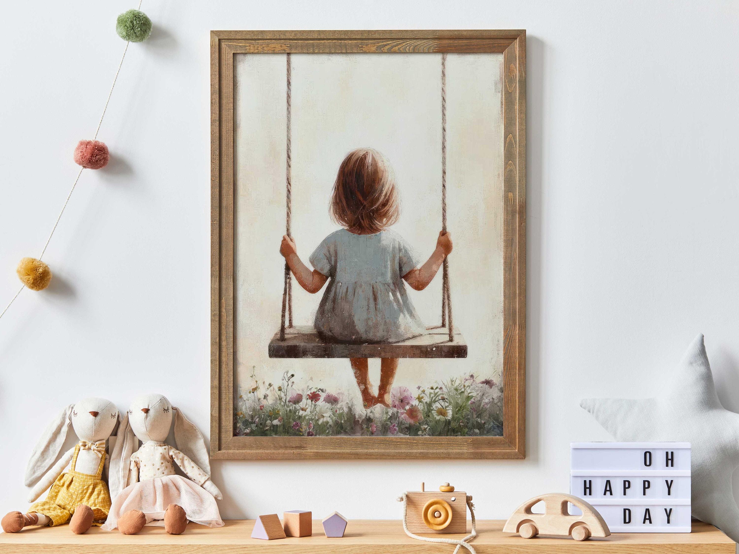 絵画 。壁掛け絵原画【部屋の中で花瓶を片付ける少女と楽しく遊ぶ2匹の