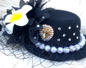 Two Looks in One, Elegant Black Hat with Sparkling Rhinestones, Faux Pearls, and Mesh Headwear for Pets or Girls - One Size Diameter 5"