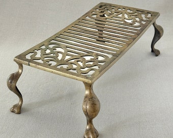 Vintage Table Trivet, solid brass with feet. Great plant stand