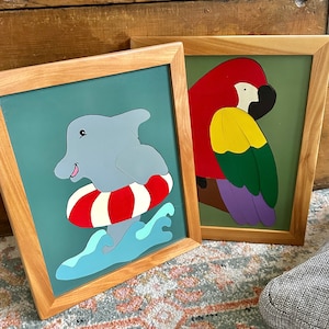 Rompecabezas de madera antiguos, decoración, hechos a mano, loro y delfín. Arte popular para guardería. ¡Calidad y atemporal! Juego de 2. ¡Envío rápido!