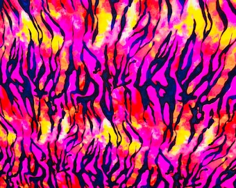 Vivid Tiger design roze/veelkleurige print op de beste kwaliteit nylon spandex 4-way stretch 58/60” Verkocht door de YD. Schepen wereldwijd